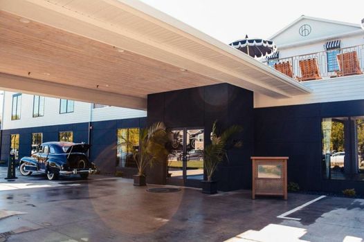 The Inn Hotel Lake Okoboji, an Ascend Collection Hotel