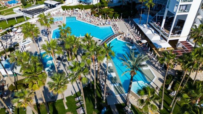 Leonardo Plaza Cypria Maris Beach Hotel & Spa