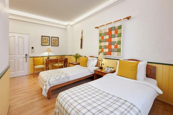 The Gordon House Hotel - Near Gateway Of India