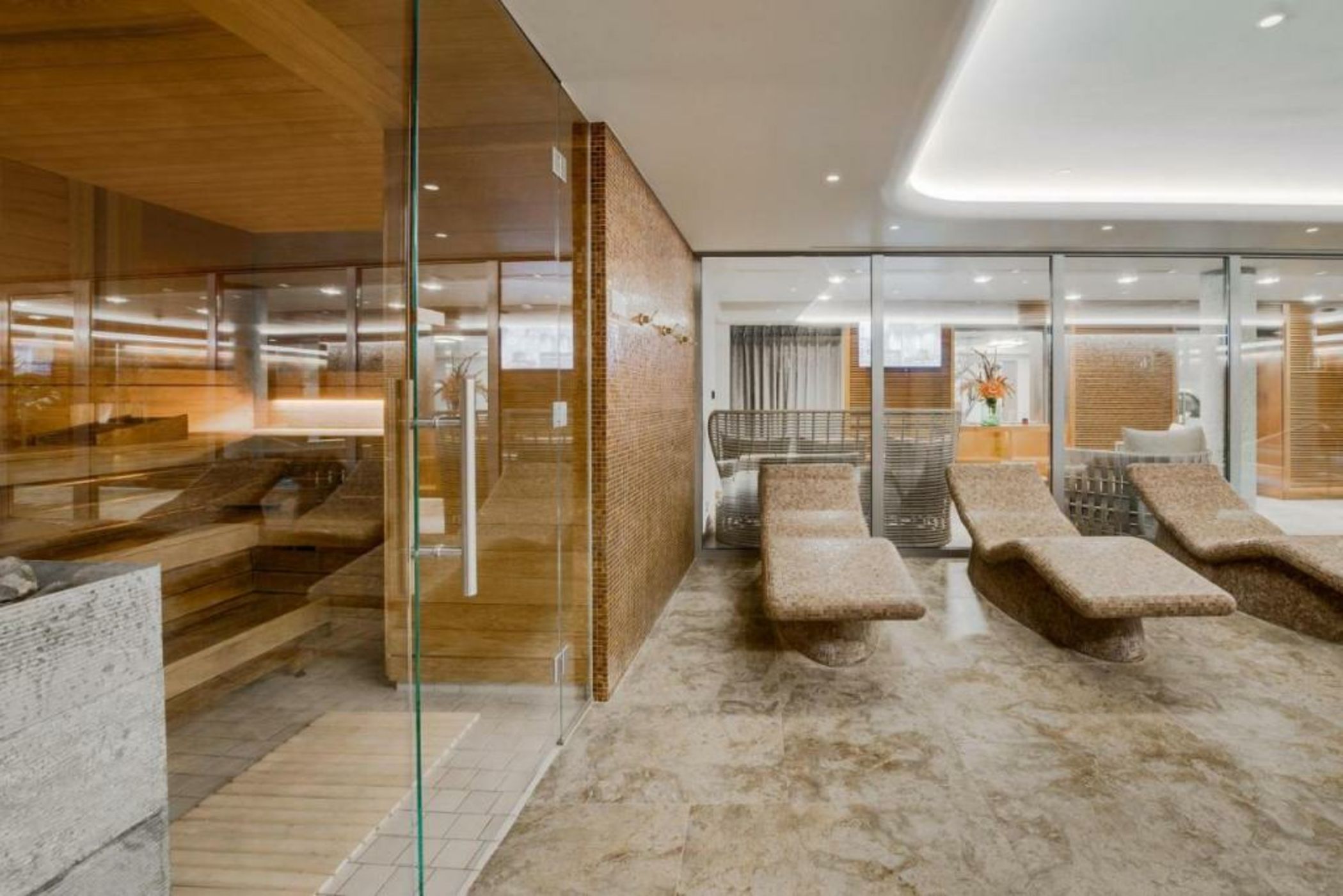 Grand Poet Hotel and SPA by Semarah