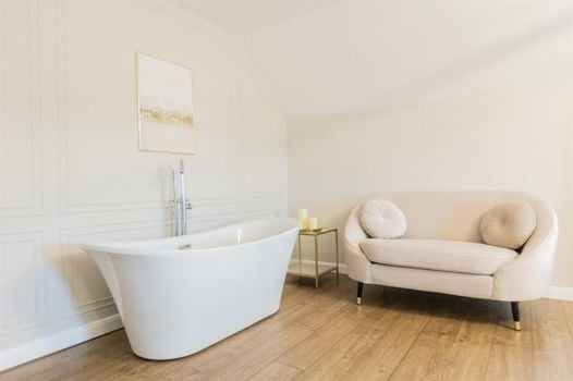 Marshall Meadows Manor House