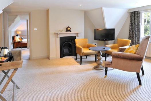 The Crown Manor House Hotel