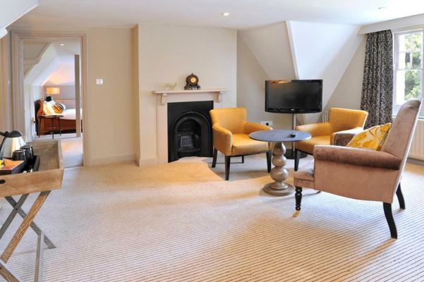 The Crown Manor House Hotel