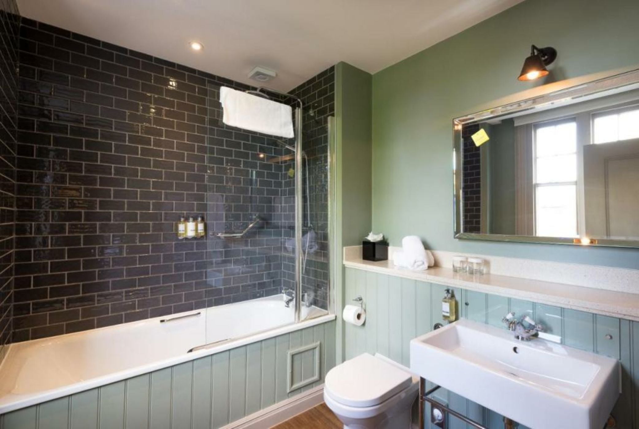 The Crown Manor House Hotel