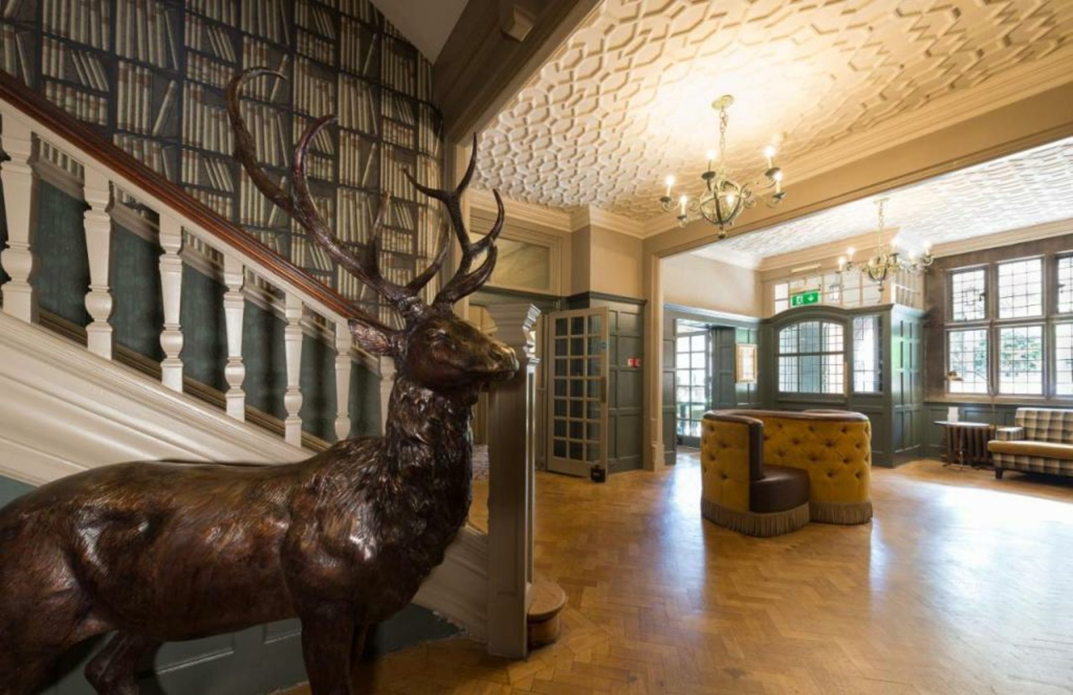 The Crown Manor House Hotel