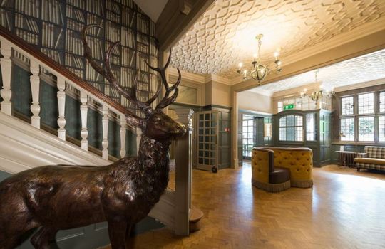 The Crown Manor House Hotel