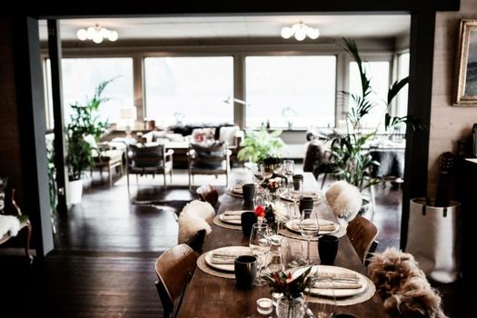 Fjærland Fjordstove Hotell - Huseby Hotelldrift AS