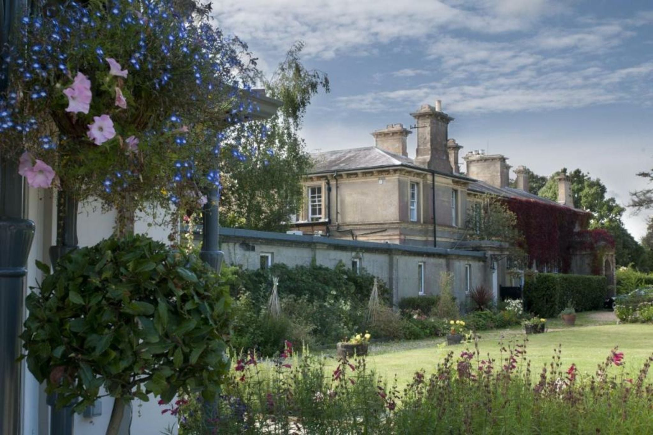 Albert Cottage Hotel