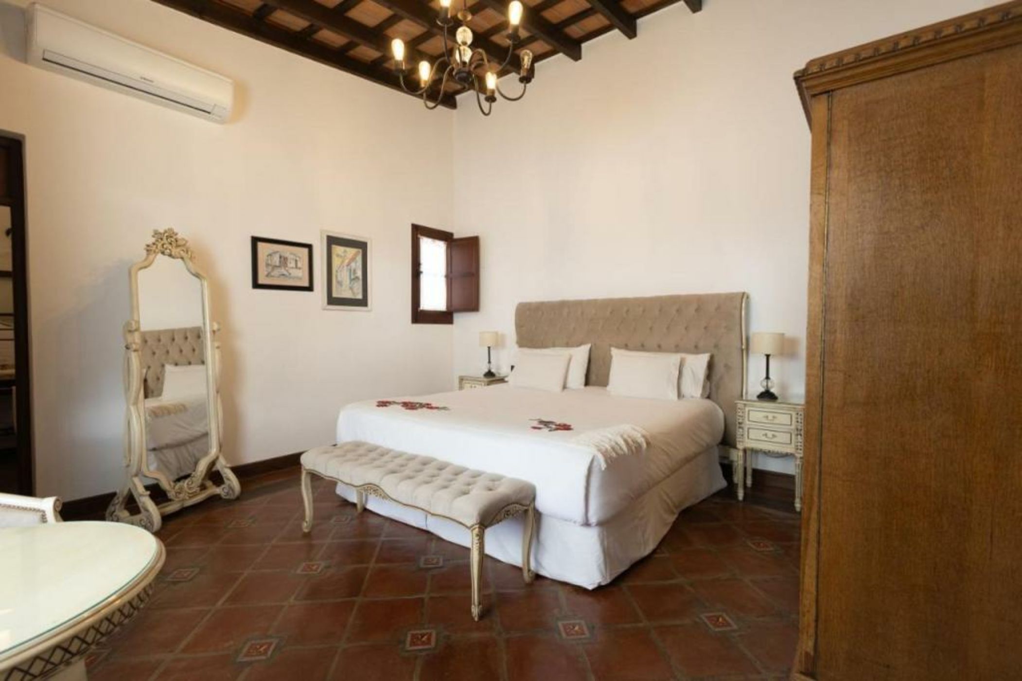 Iraola Hotel Boutique