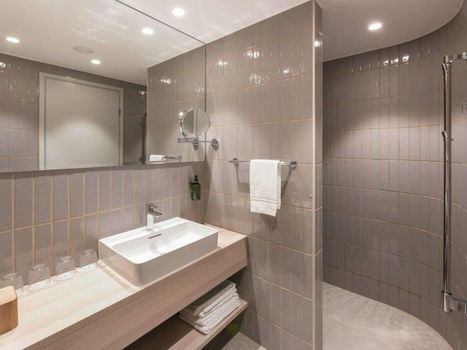 Oru Hub Hotel Tallinn - Handwritten Collection