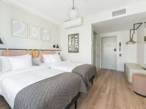 Oru Hub Hotel Tallinn - Handwritten Collection