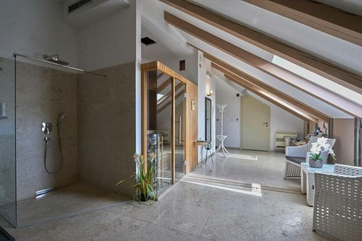 Heritage Hotel Life Palace