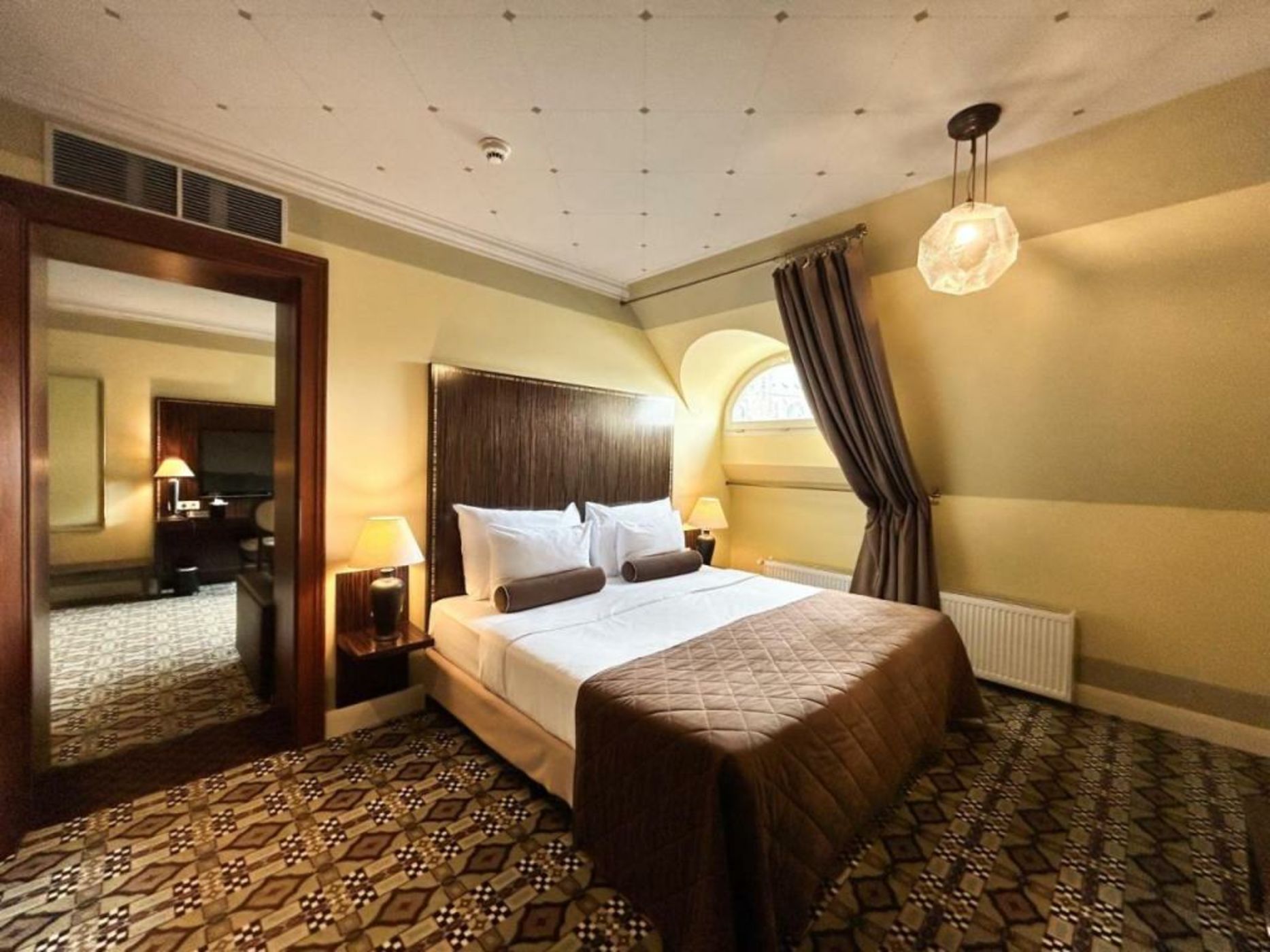 Grandezza Hotel Luxury Palace