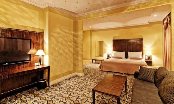 Grandezza Hotel Luxury Palace