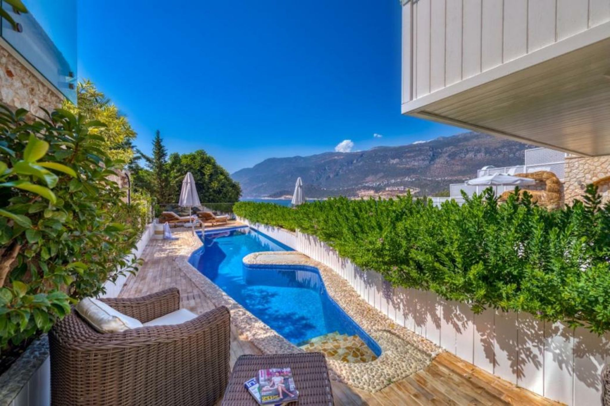 Peninsula Gardens Hotel