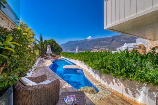 Peninsula Gardens Hotel