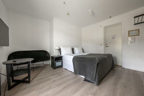 Sunde Fjord Hotel, free and easy parking