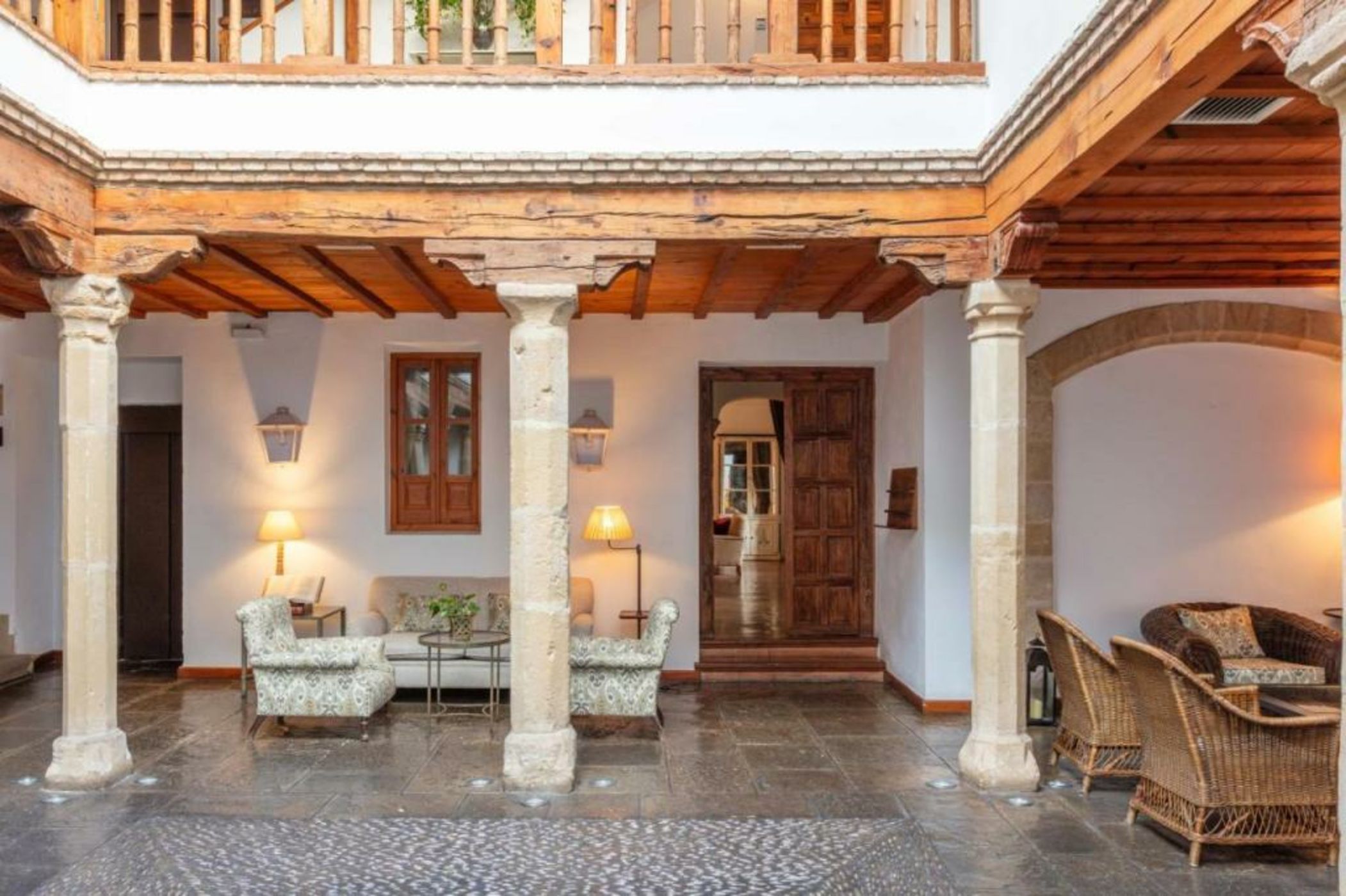 Hotel Puerta de la Luna