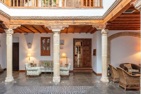 Hotel Puerta de la Luna