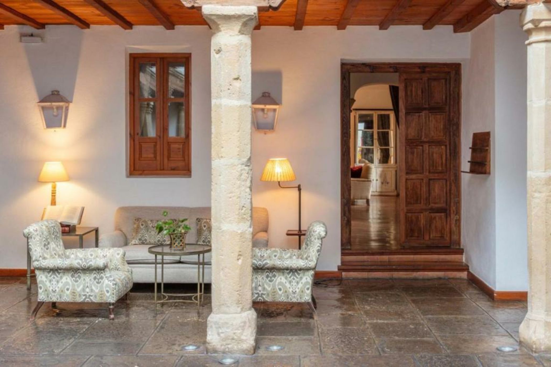 Hotel Puerta de la Luna