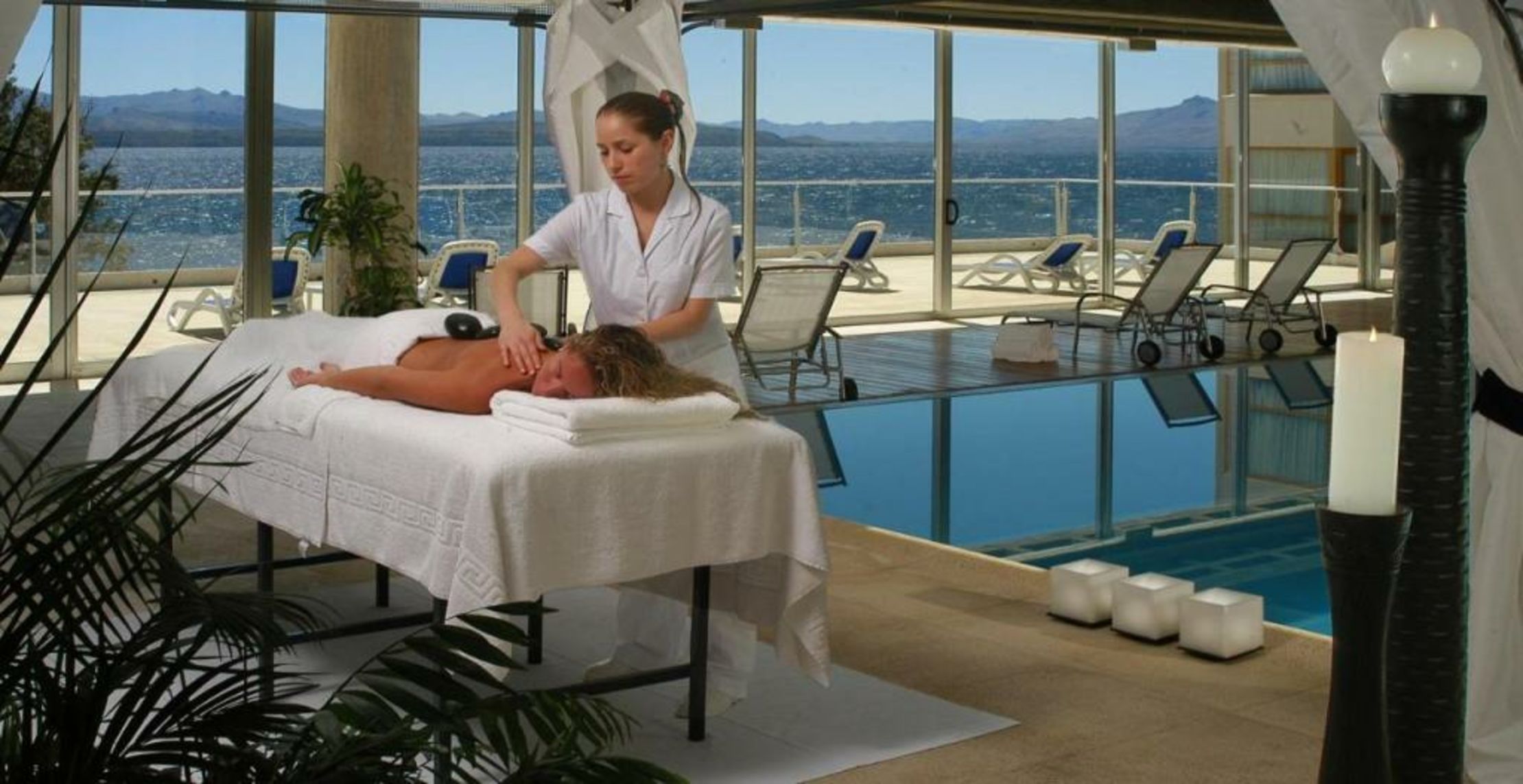 Cacique Inacayal Lake Hotel & Spa