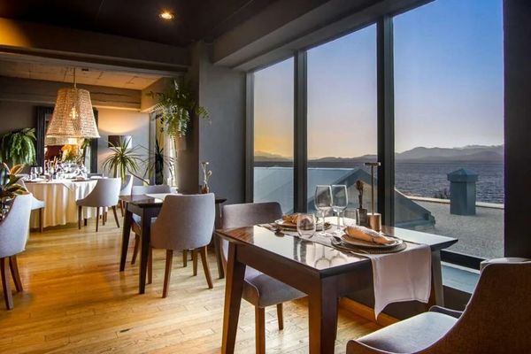 Cacique Inacayal Lake Hotel & Spa