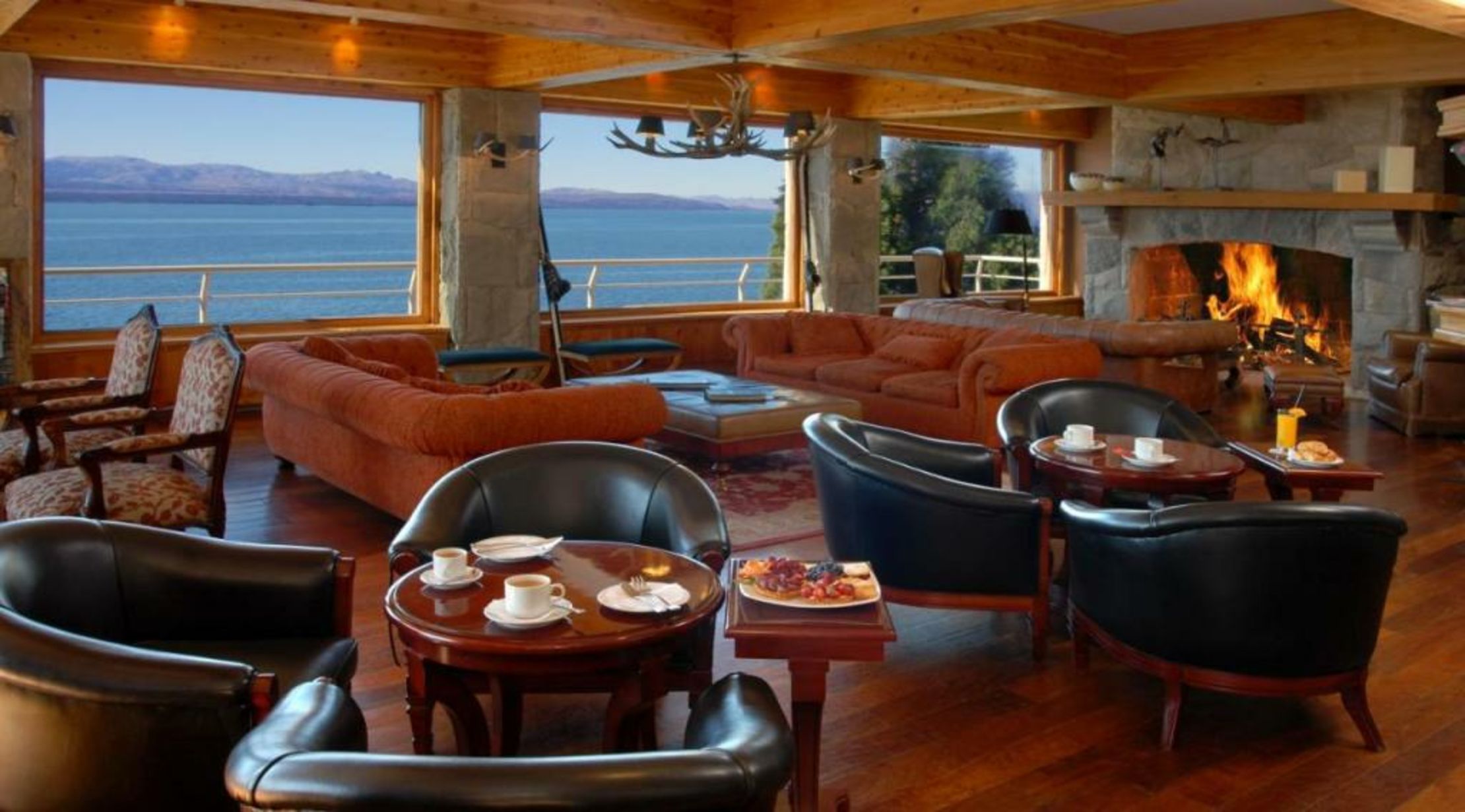 Cacique Inacayal Lake Hotel & Spa