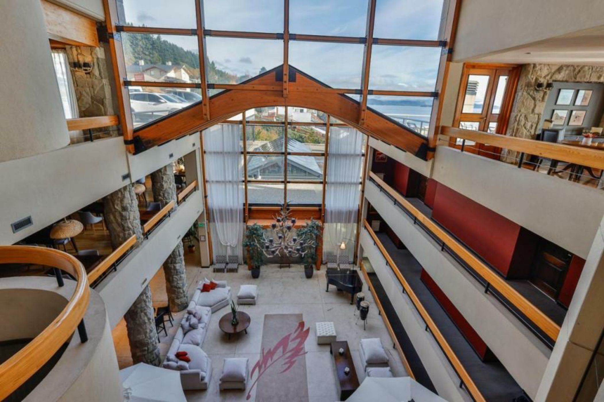 Cacique Inacayal Lake Hotel & Spa