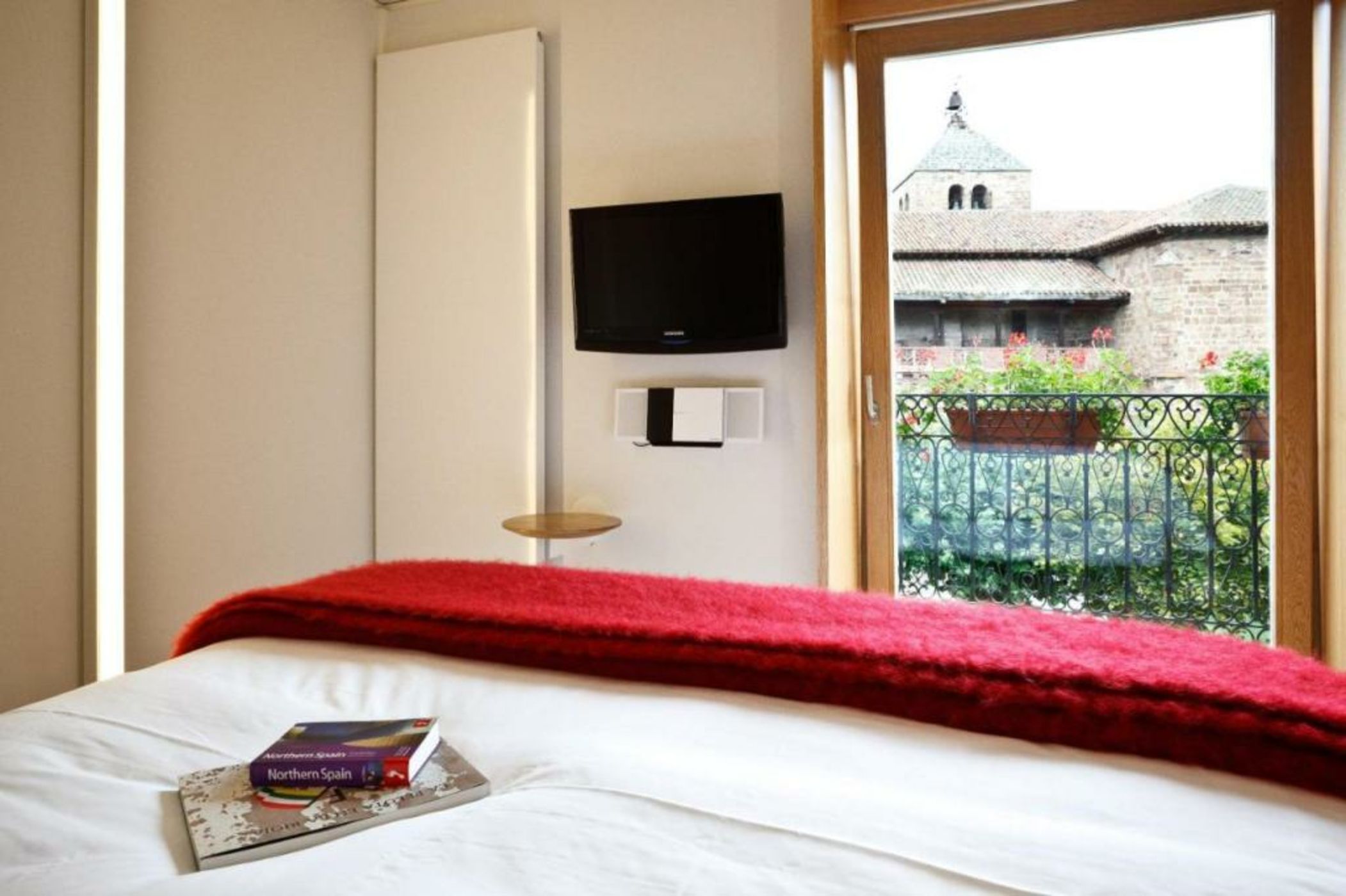 Hotel Echaurren Relais & Châteaux