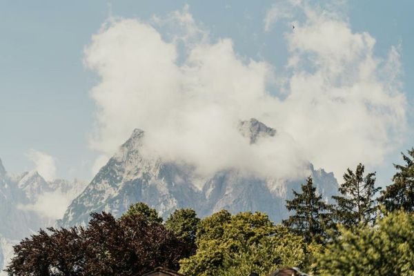 Staudacherhof in Garmisch-Partenkirchen I Blick aufs Zugspitzmassiv I einzigartige Bayurvida Küche