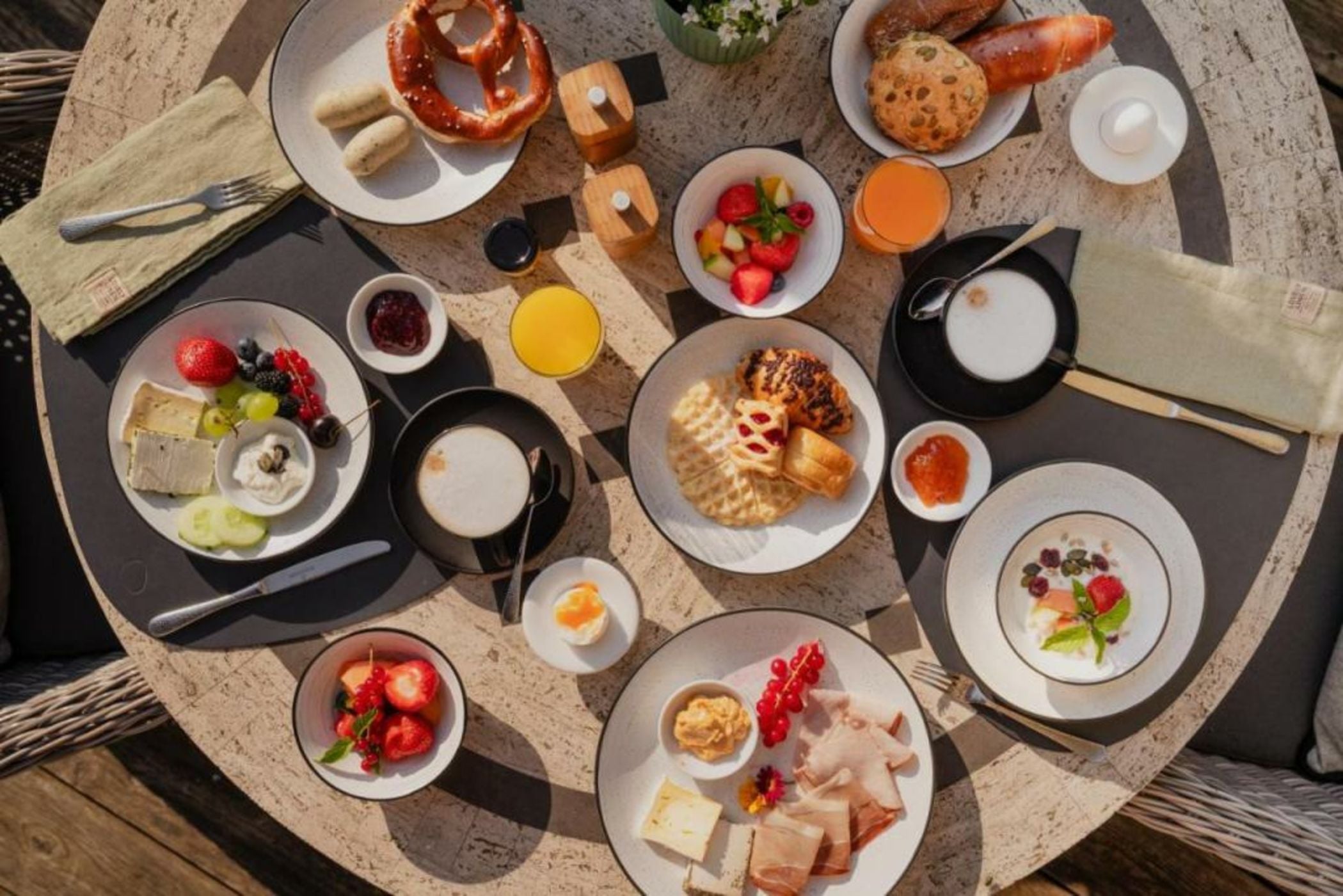 Staudacherhof in Garmisch-Partenkirchen I Blick aufs Zugspitzmassiv I einzigartige Bayurvida Küche