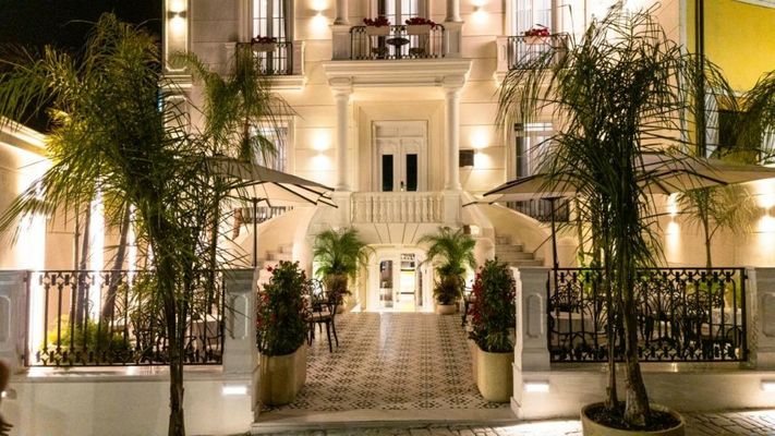 Art Gallery Boutique Hotel