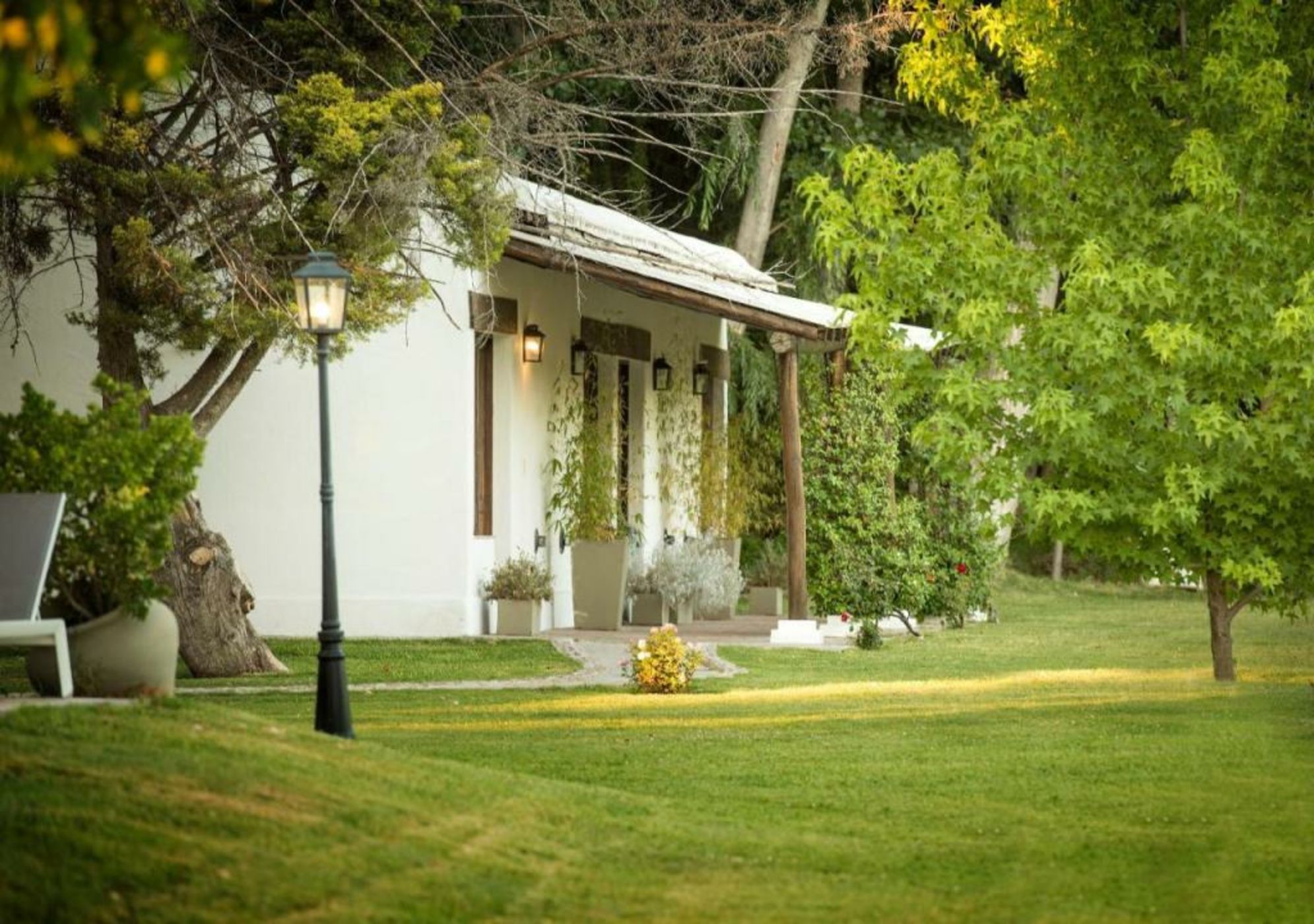 Postales by DOT Boutique