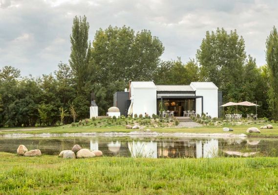 Postales by DOT Boutique