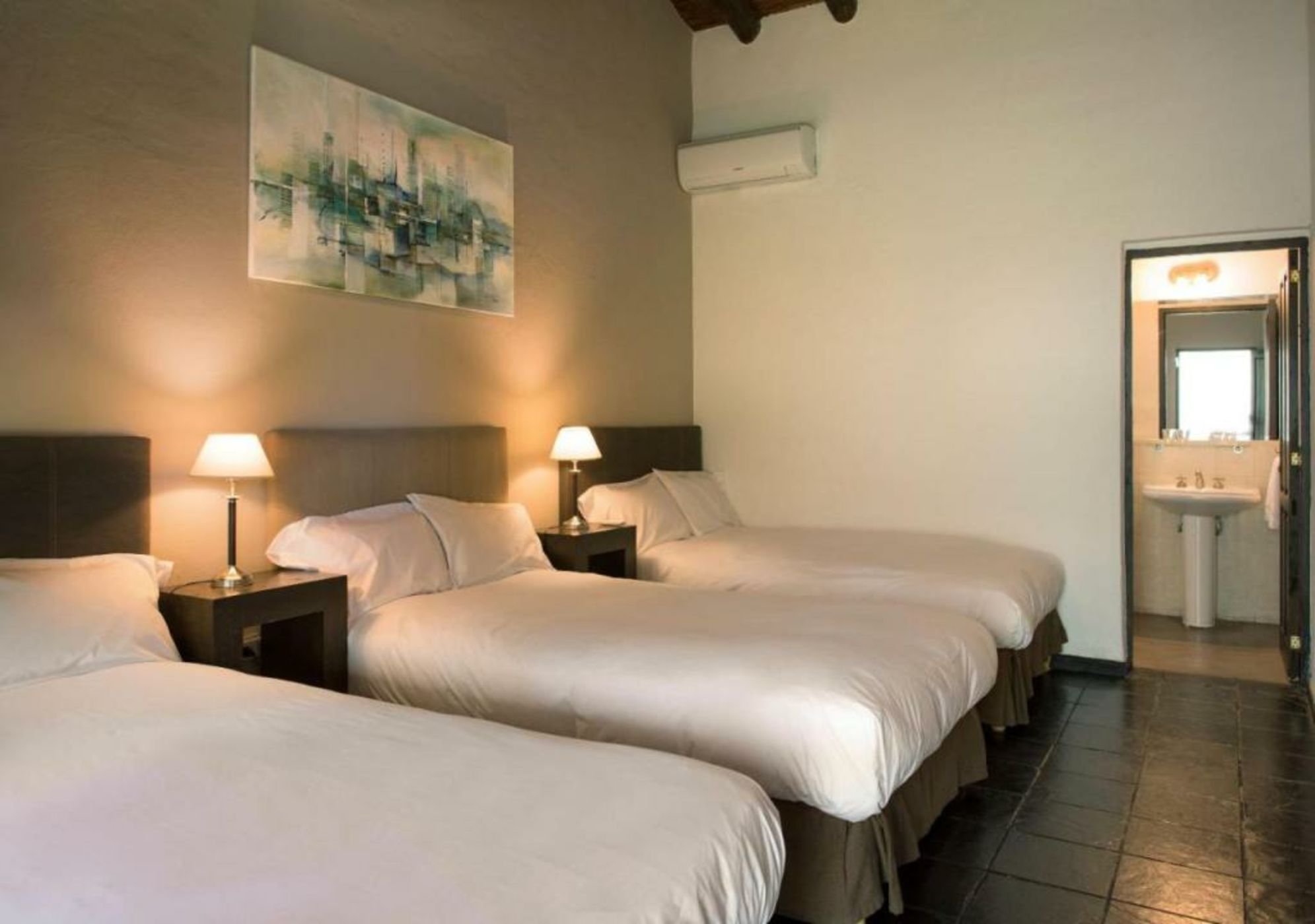 Postales by DOT Boutique