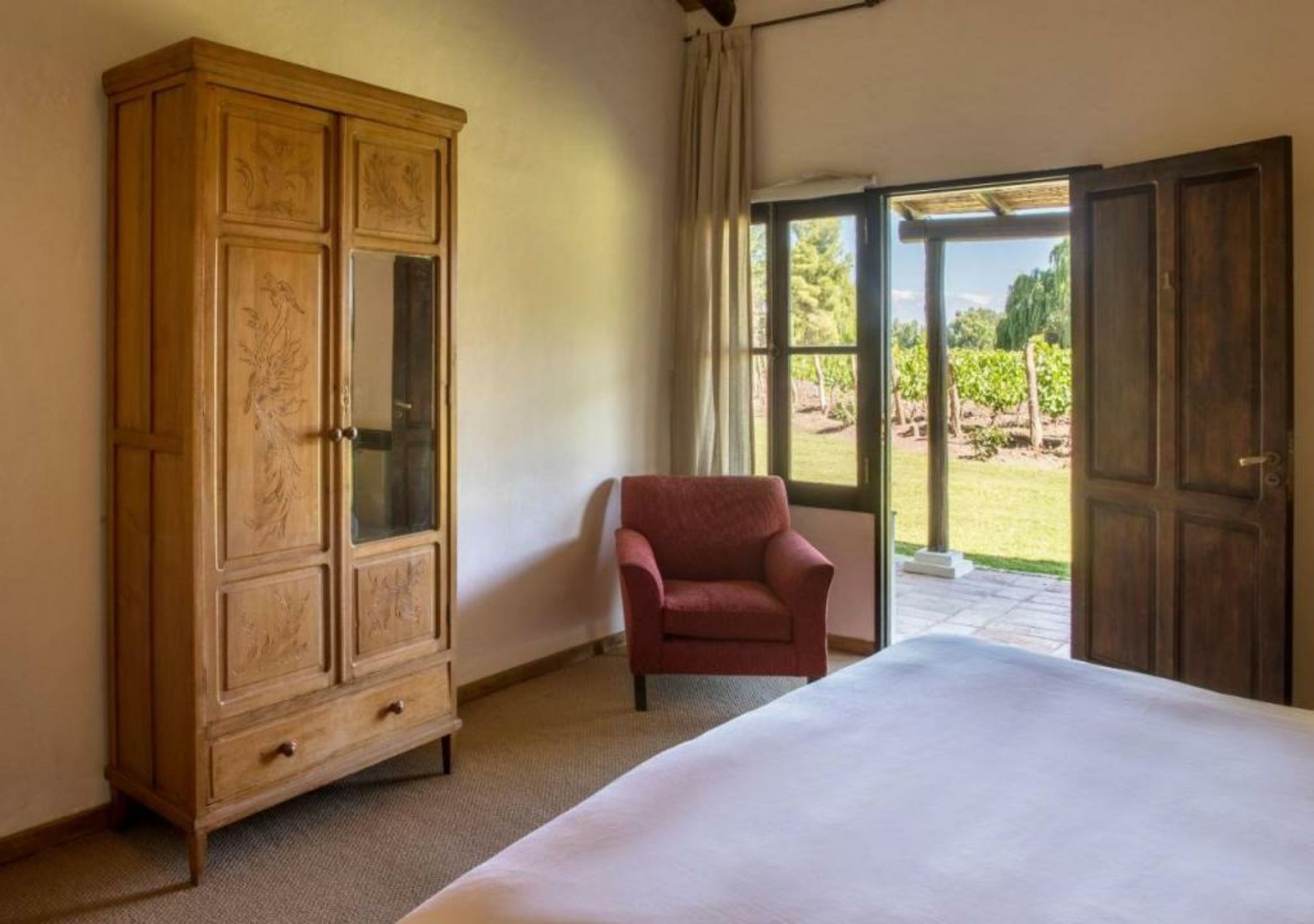 Postales by DOT Boutique