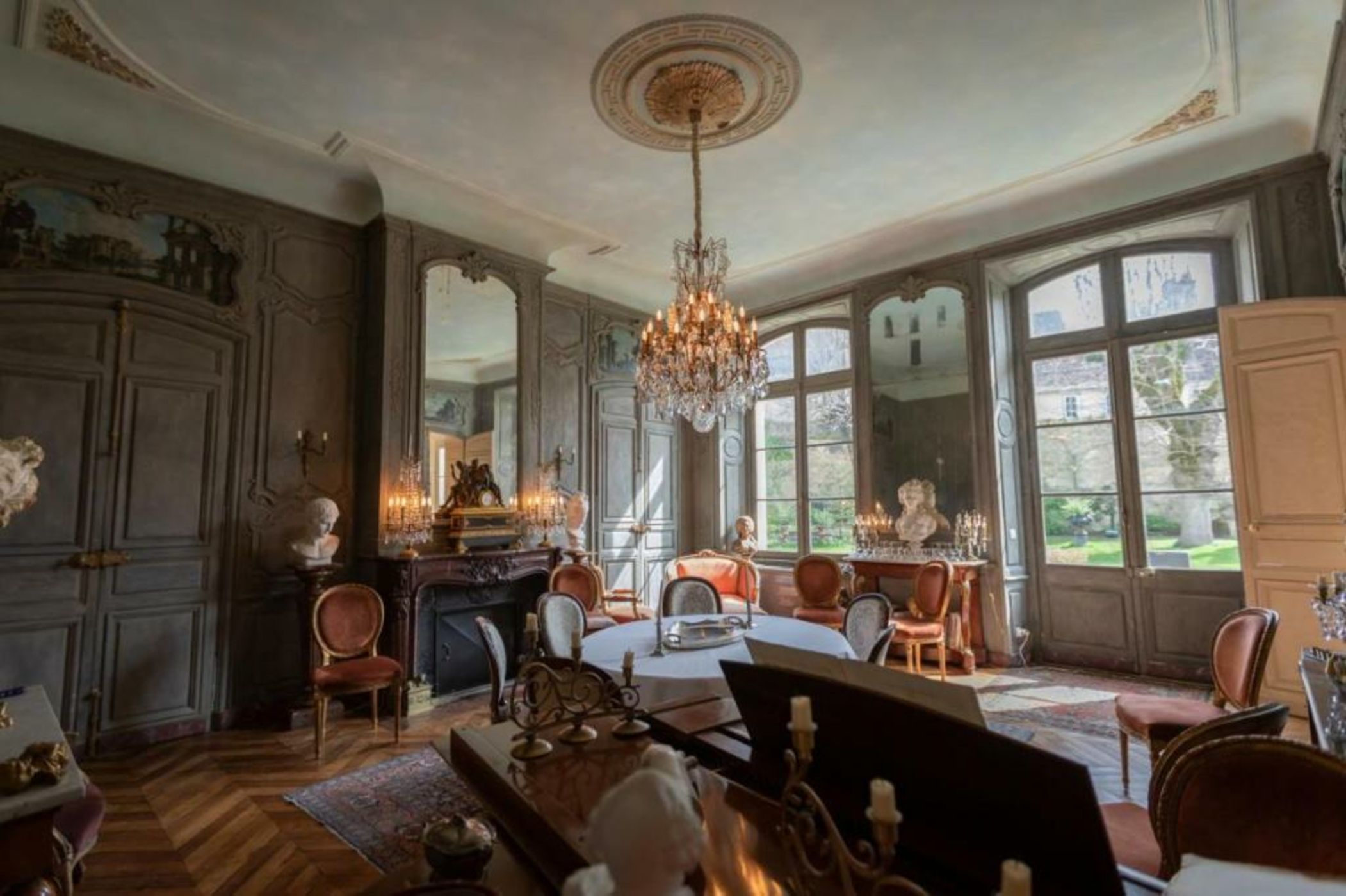 L'Hotel de Panette, Un exceptionnel château en coeur de ville