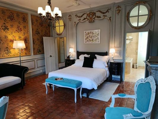 Les Glycines Vézelay