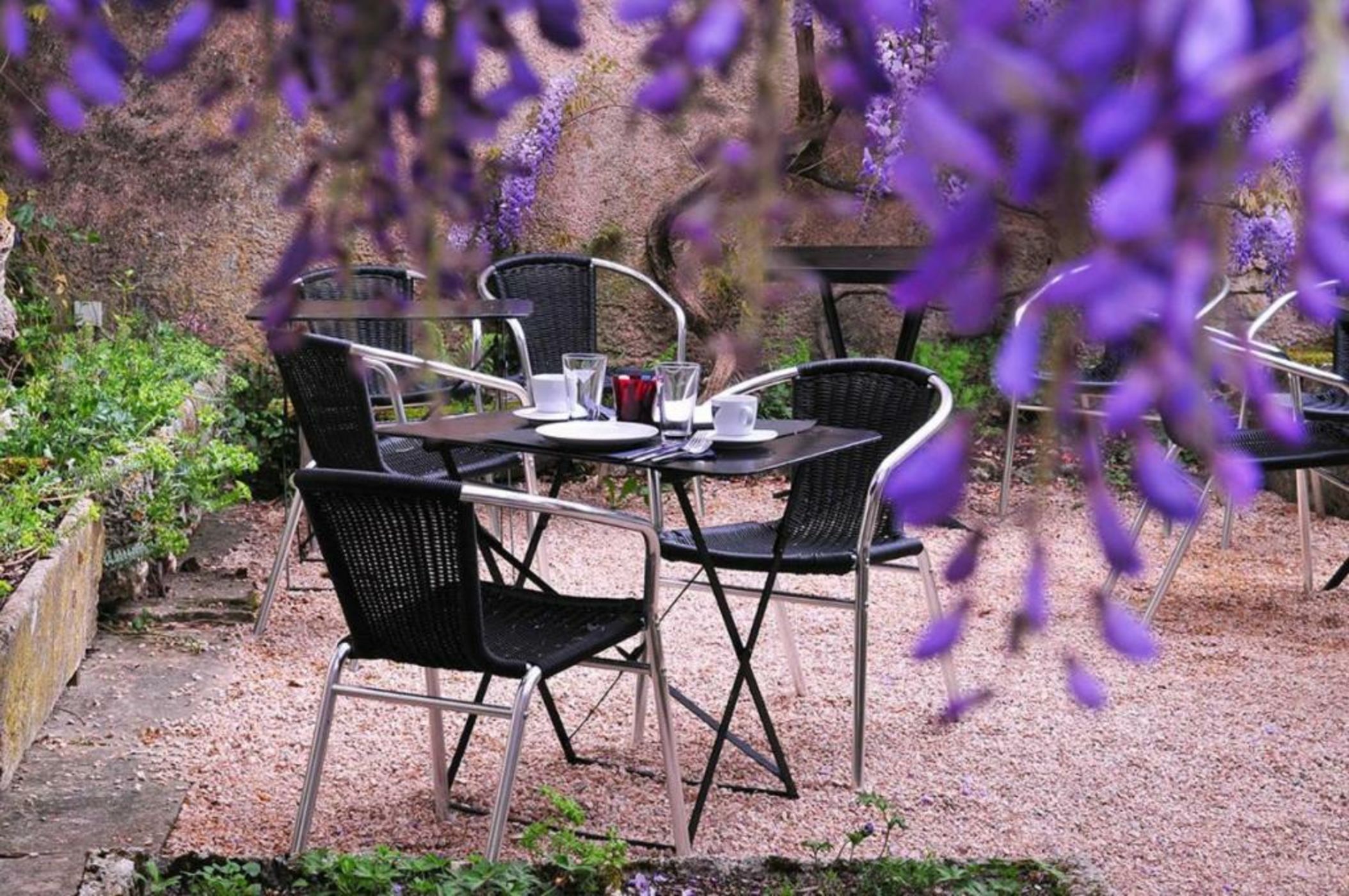 Les Glycines Vézelay