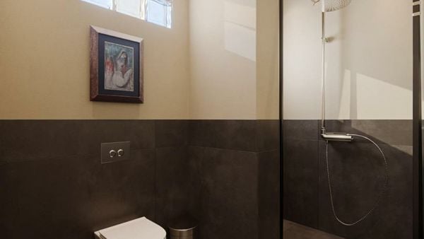 F Fine Suites - Adults Only