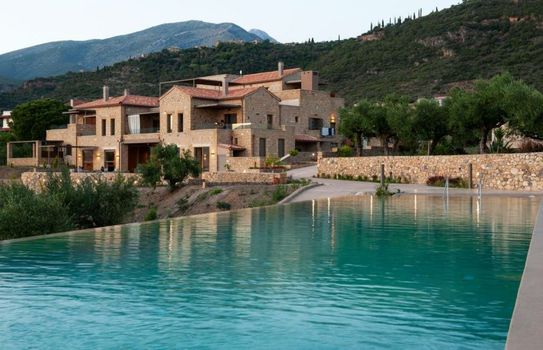 Diapori Suites Hotel