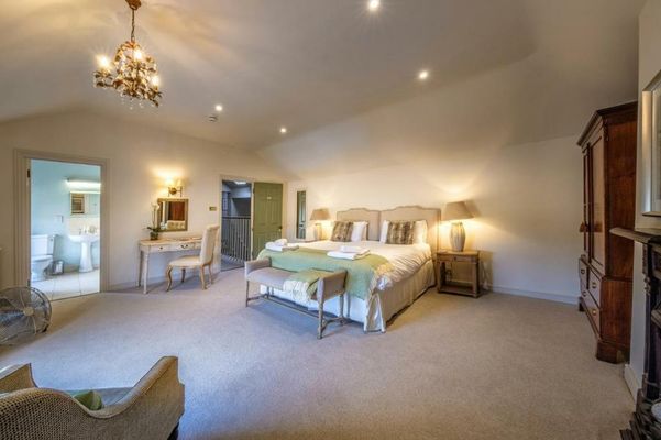 The Black Lion, Long Melford