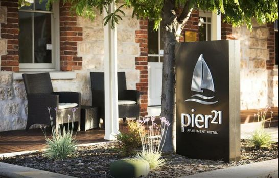 Pier 21 Riverside Apartment Hotel