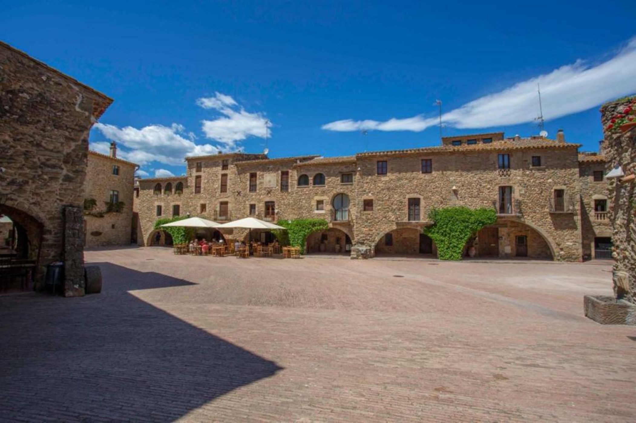 Arcs De Monells - Adults Only