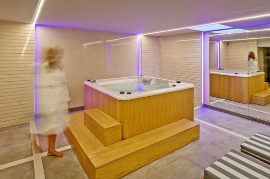 Swell Boutique Hotel