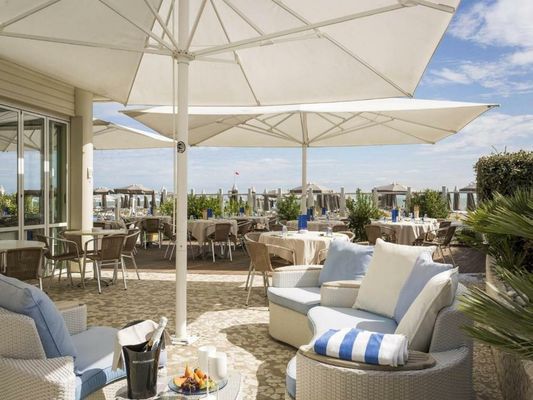 Hotel Waldorf- Premier Resort