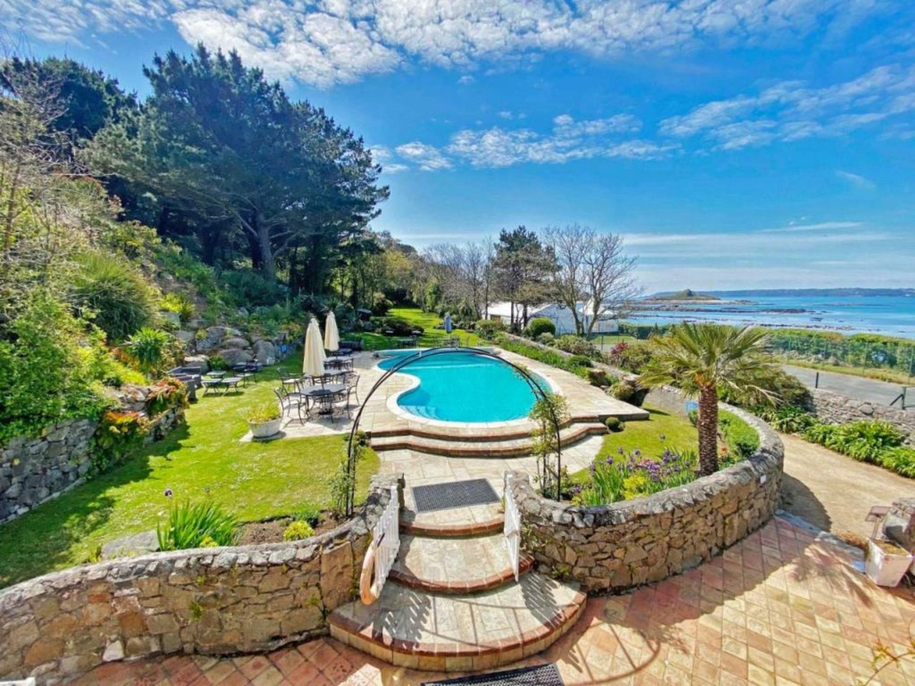 The White House Hotel