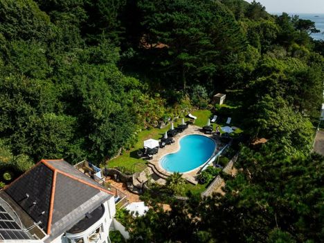 The White House Hotel