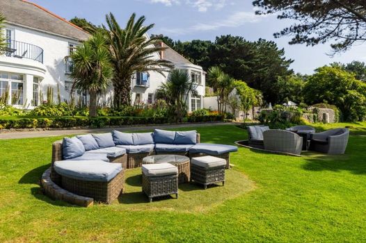 The White House Hotel