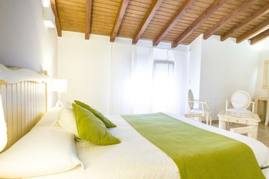 AROHAZ Hotel & Restaurante